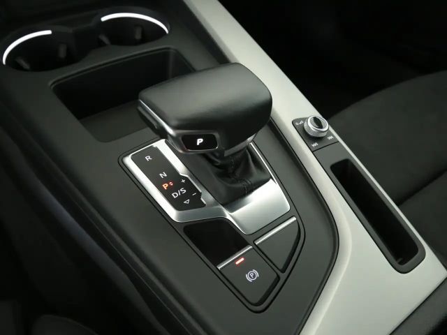Audi A4 40 TFSI Avant S-Tronic