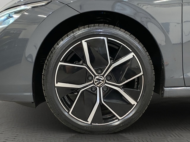 Volkswagen Golf 1.5 eTSI DSG Golf VIII