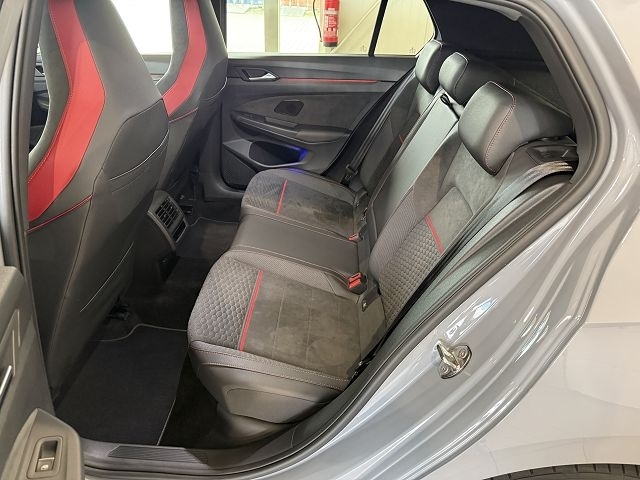 Volkswagen Golf 2.0 TSI DSG Golf VIII Style