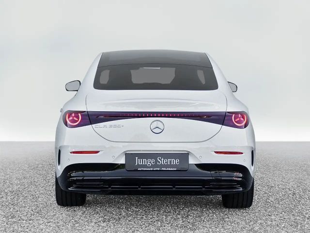 Mercedes-Benz CLA 250 AMG Line Sedan