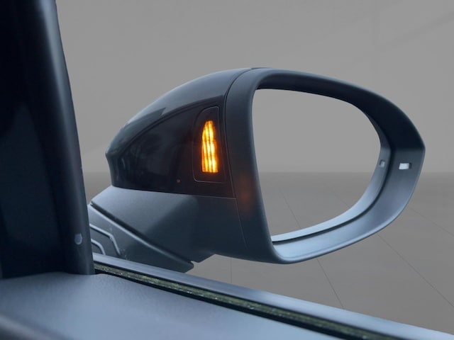 Volkswagen Golf 2.0 TSI DSG Golf VIII IQ.Drive