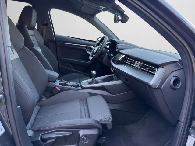 Audi A3 30 TFSI Sedan