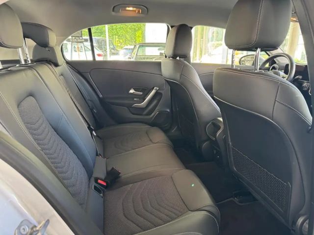 Mercedes-Benz A 180 Progressive