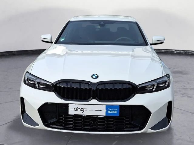 BMW 320 320d M-Sport Sedan xDrive