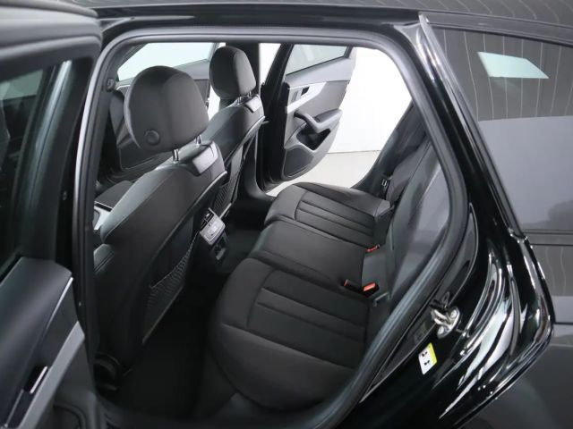 Audi A4 35 TFSI S-Line
