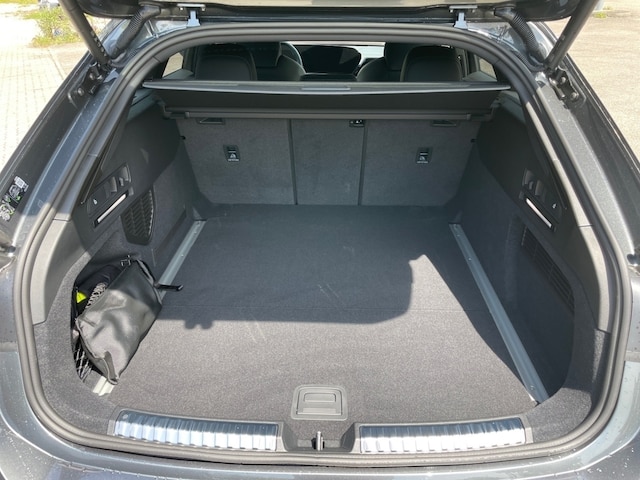 Audi A6 Avant Quattro S-Tronic