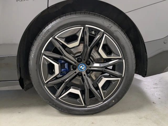 BMW iX xDrive40
