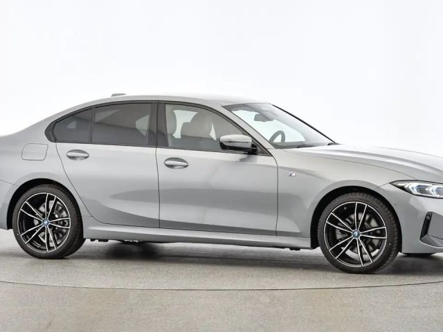 BMW 330 330e Sedan xDrive