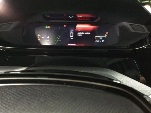 Peugeot 408 GT-Line Hybrid