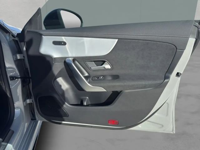 Mercedes-Benz CLA 200 CLA