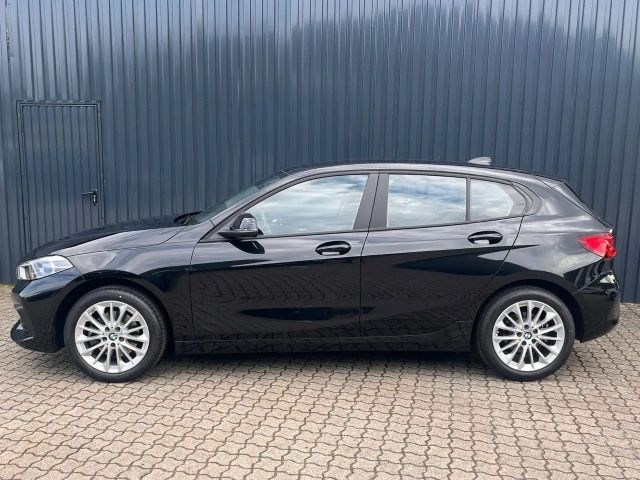 BMW 118 118i 5-deurs Sedan