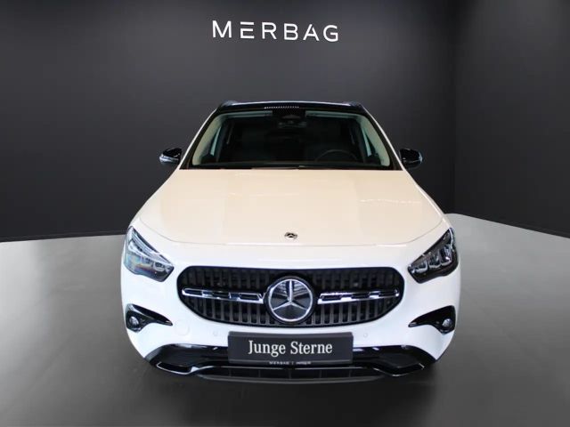 Mercedes-Benz GLA 200 Progressive