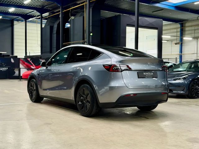 Tesla Model Y AWD Long Range
