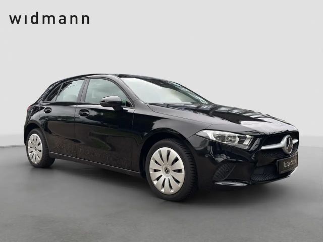 Mercedes-Benz A 250 A 250 e