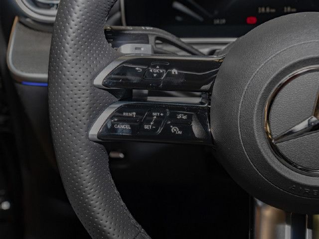 Mercedes-Benz C 200 AMG Line Sedan