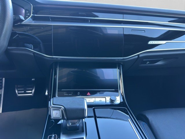 Audi A8 60 TFSI Hybride Quattro