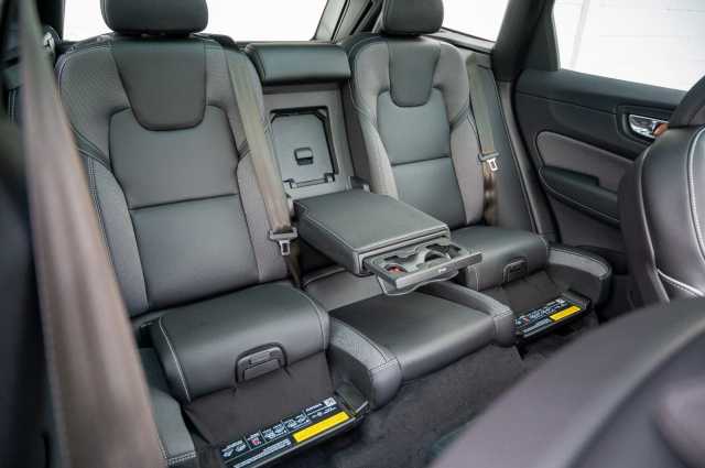 Volvo XC60 AWD Dark Plus T8