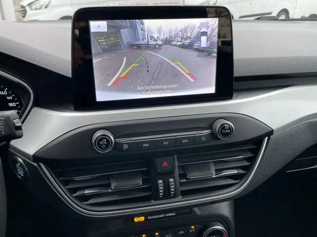 Ford Focus Cool & Connect Wagon