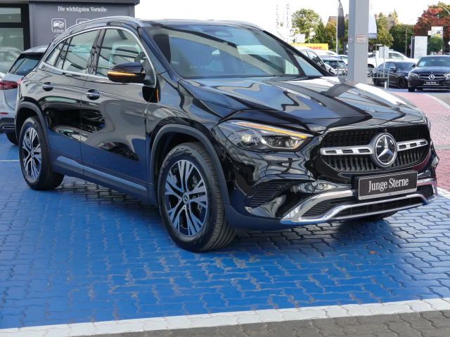 Mercedes-Benz GLA 200 Progressive