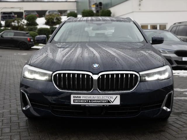 BMW 530 530d Luxury Line Touring xDrive