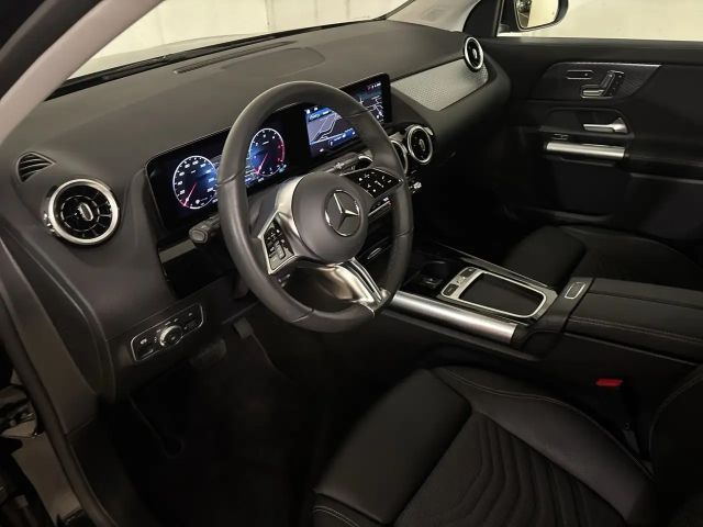 Mercedes-Benz GLA 200 4MATIC GLA 200 d