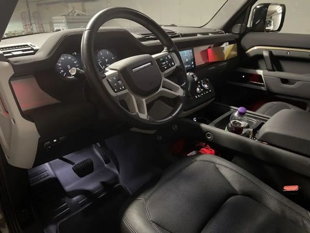 Land Rover Defender 110