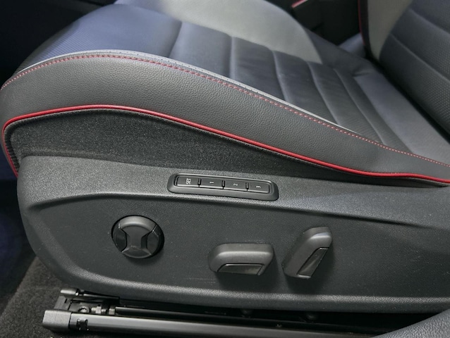 Volkswagen Golf 2.0 TSI DSG Golf VIII