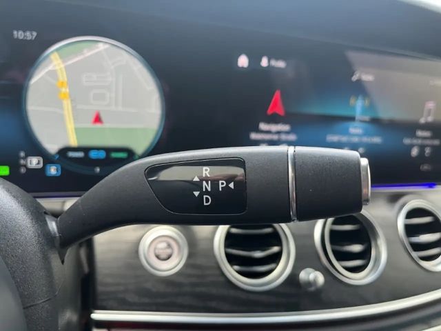 Mercedes-Benz E 200 AVANTGARDE Estate