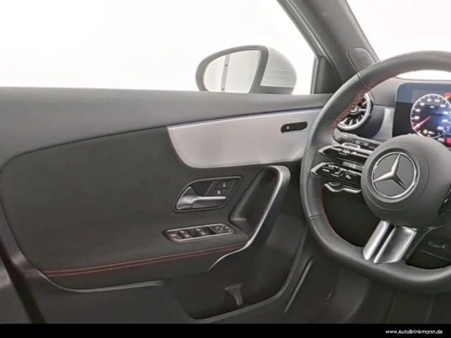 Mercedes-Benz A 180 AMG Line