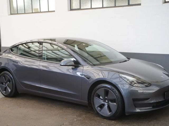 Tesla Model 3 Standard Range