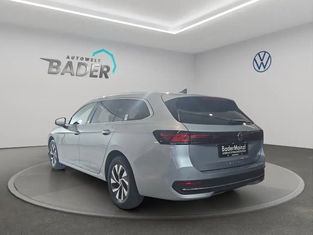 Volkswagen Passat 1.5 eTSI Business Variant