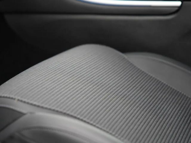 Mercedes-Benz C 180 Sedan