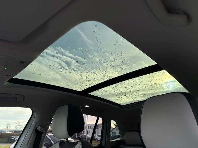 Volkswagen Tiguan 1.5 eTSI Elegance Elegance