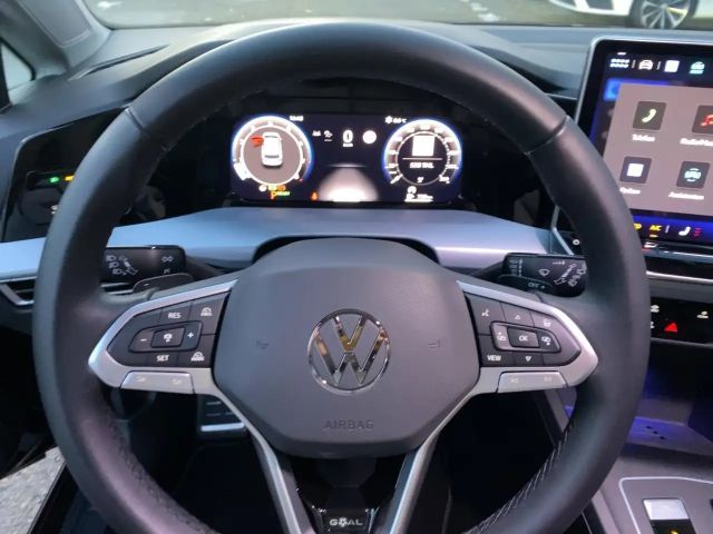 Volkswagen Golf 1.5 eTSI Golf VIII