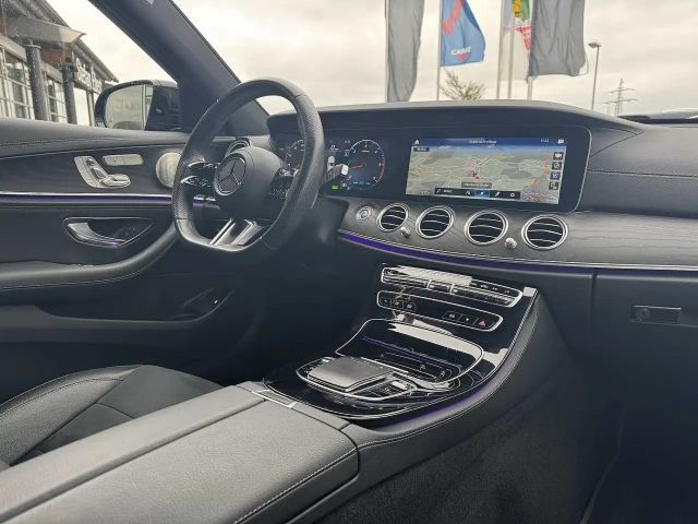 Mercedes-Benz E 220 AMG Line E 220 d Sedan
