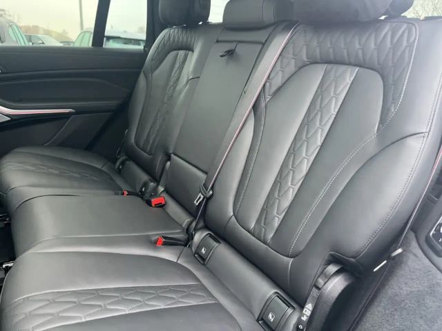BMW X7 i/HUD/StandHZ/AHK/Panorama/Bowers&Wilkins