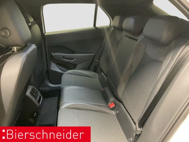 Volkswagen T-Roc 1.5 eTSI DSG R-Line Style