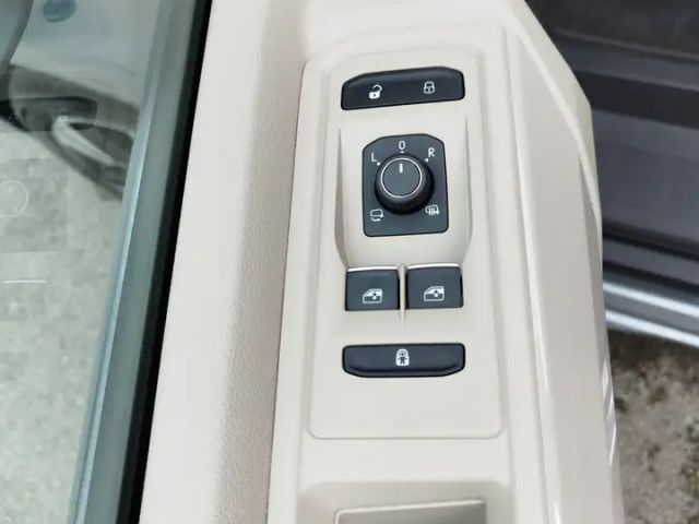 Volkswagen Multivan Style T7