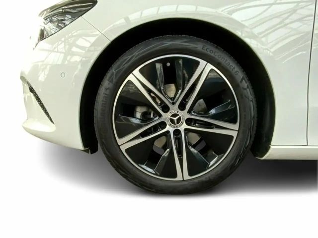 Mercedes-Benz B 180 Sedan