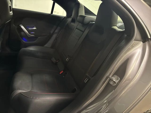 Mercedes-Benz CLA 180 AMG Line Coupé