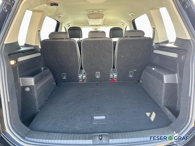 Volkswagen Touran 1.5 TSI R-Line