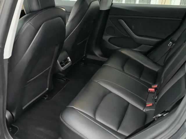 Tesla Model 3 AWD Performance