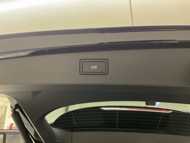 Volkswagen Tiguan 1.5 eTSI Elegance Elegance