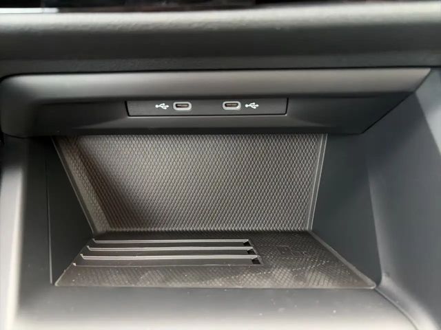 Volkswagen Golf Rabbit TSI