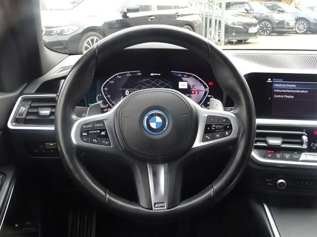 BMW 330 330e Sport Line Touring