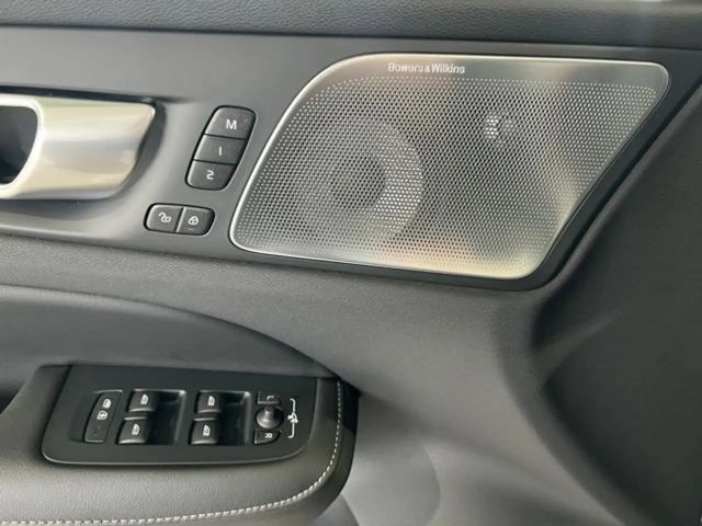 Volvo S60 AWD Dark Recharge Ultimate