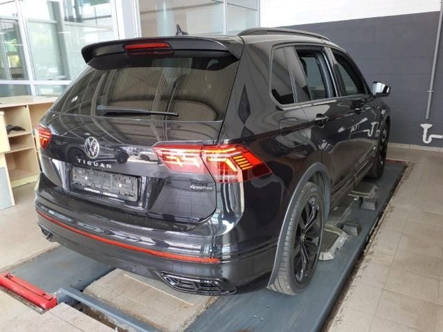 Volkswagen Tiguan 2.0 TSI R-Line Style