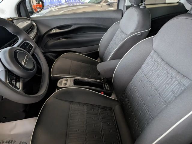 Fiat 500e 42kWh, Komfort+Style-Paket, Garantie