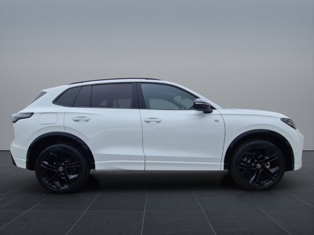 Volkswagen Tiguan 2.0 TDI DSG 4Mo R-Line+AHK+MATRIX+BLACKSTYLE+NAVI+SHZ