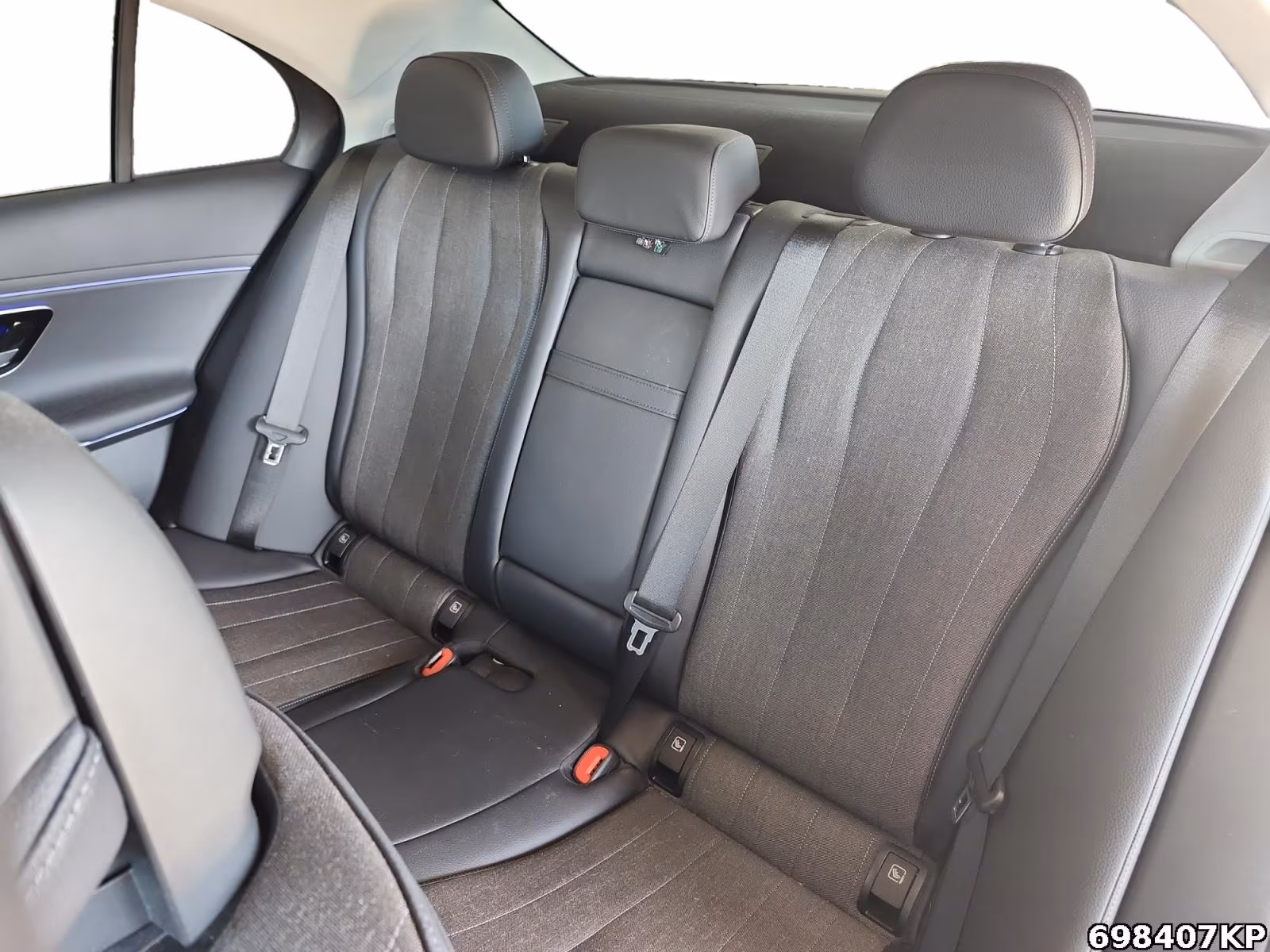 Mercedes-Benz E 220 AVANTGARDE E 220 d Sedan